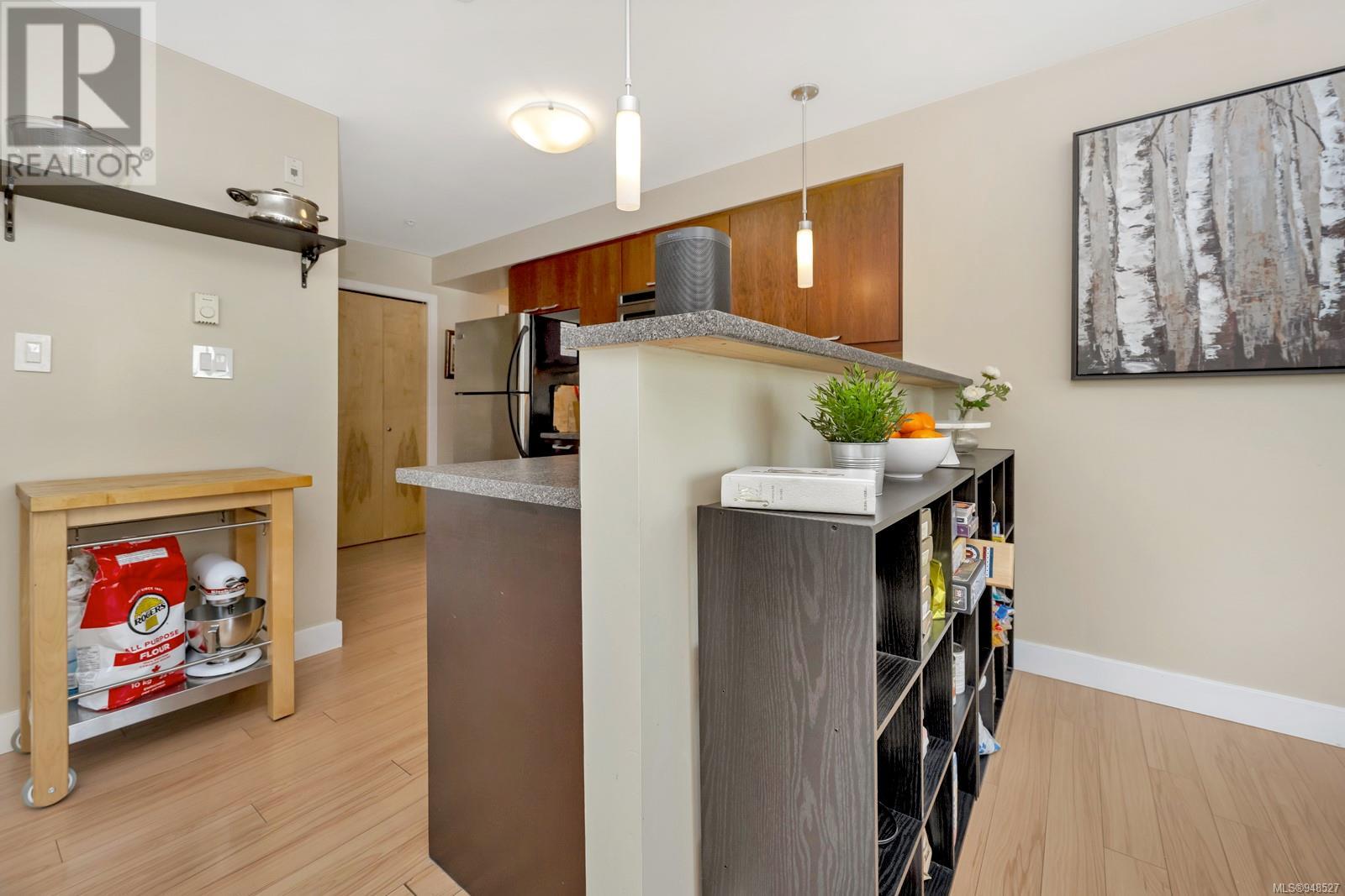 408 356 Gorge Rd E, #408