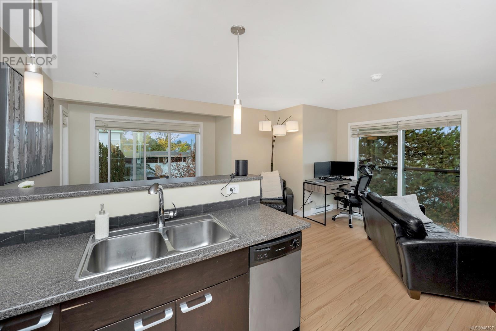 408 356 Gorge Rd E, #408