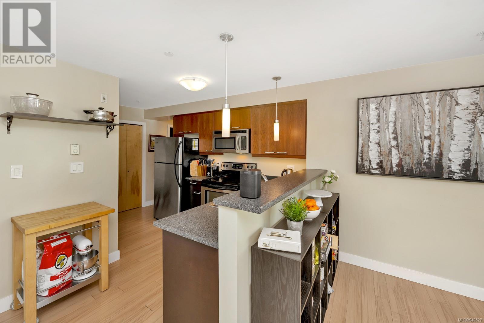 408 356 Gorge Rd E, #408