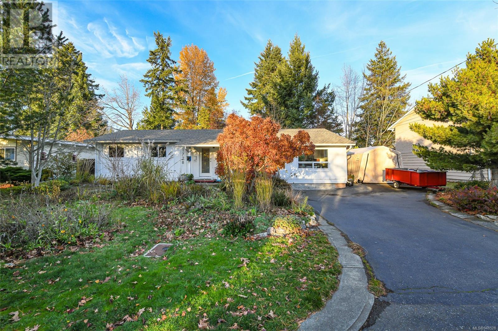 1728 Dogwood Ave