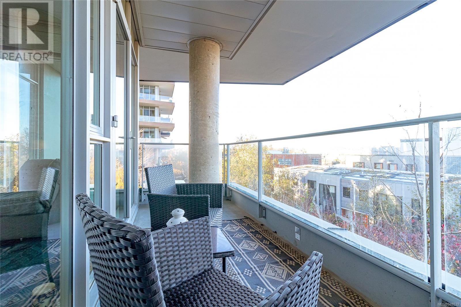 205 373 Tyee Rd, #205