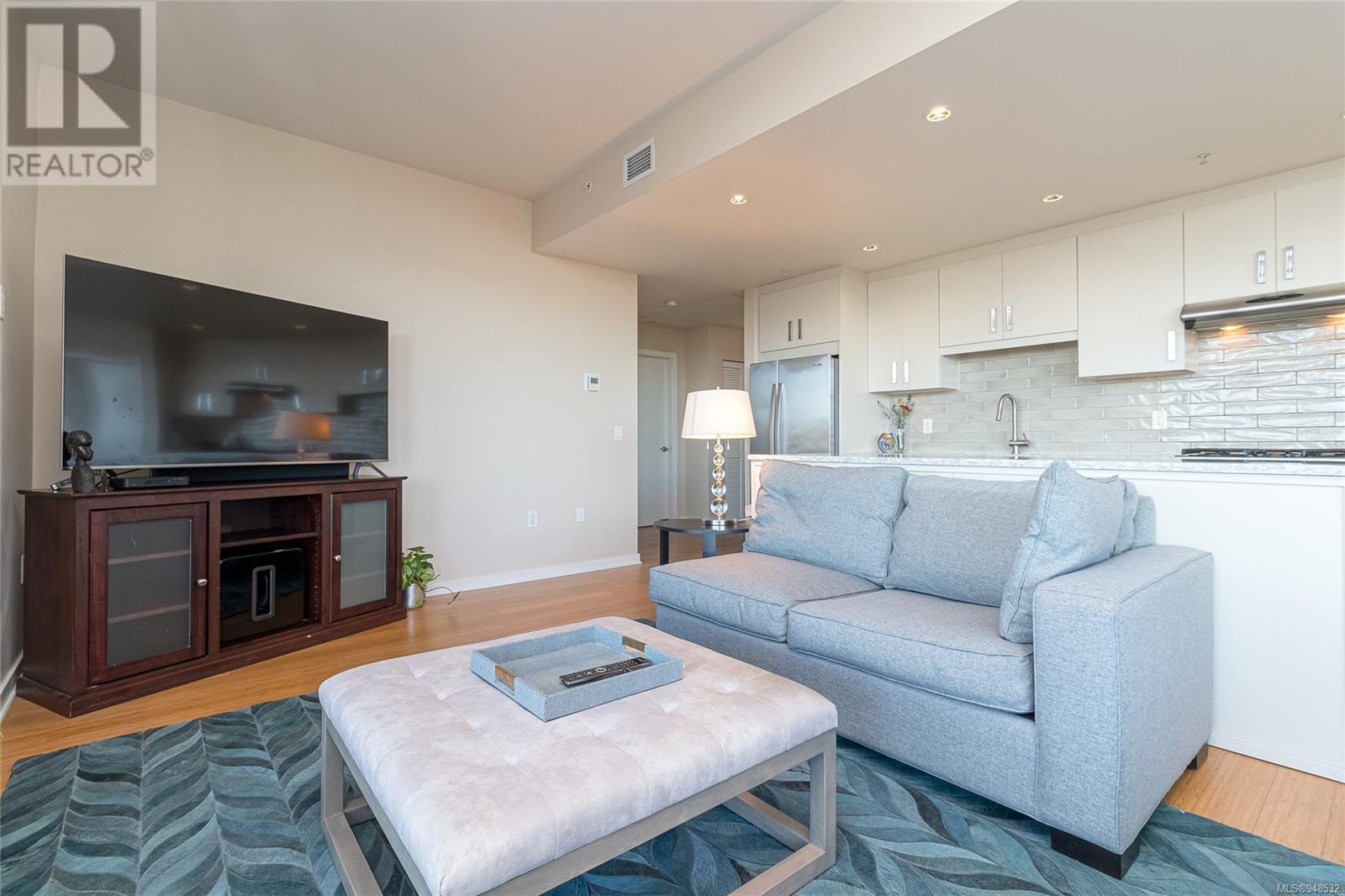 205 373 Tyee Rd, #205
