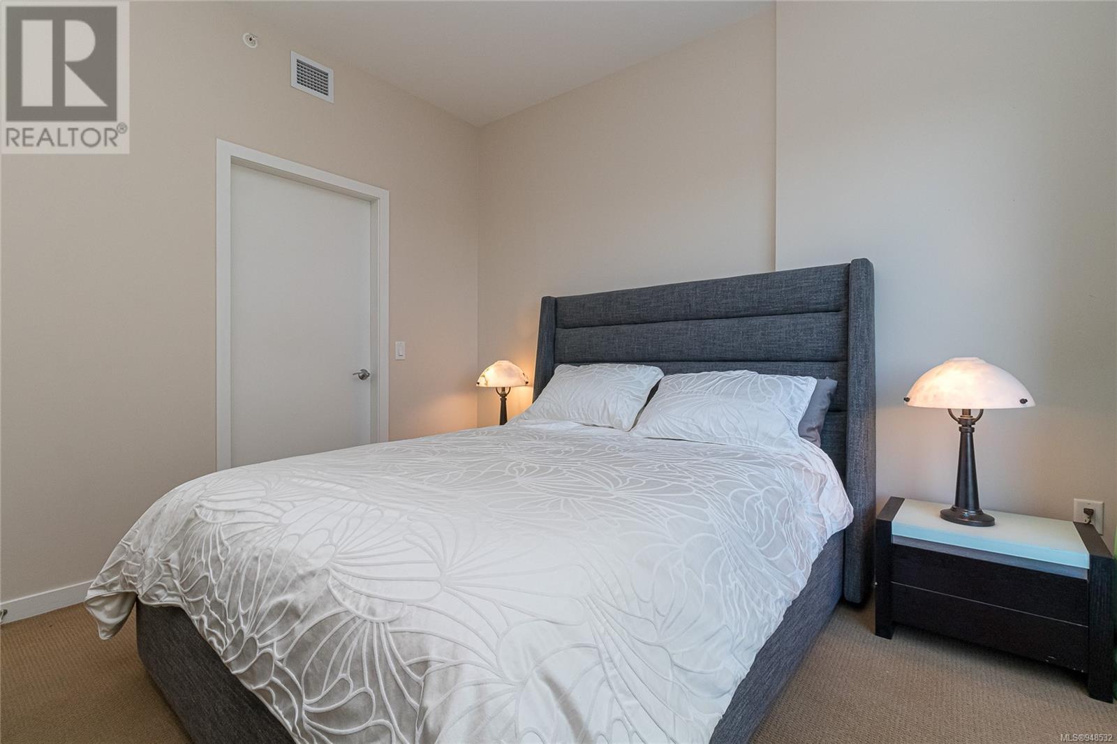 205 373 Tyee Rd, #205