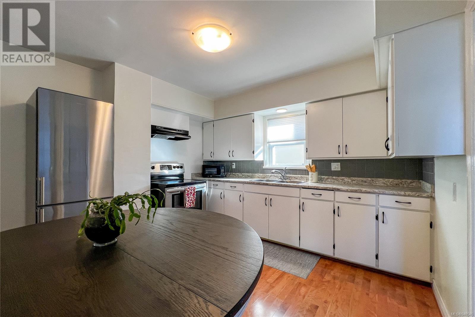 649 McPhee Ave
