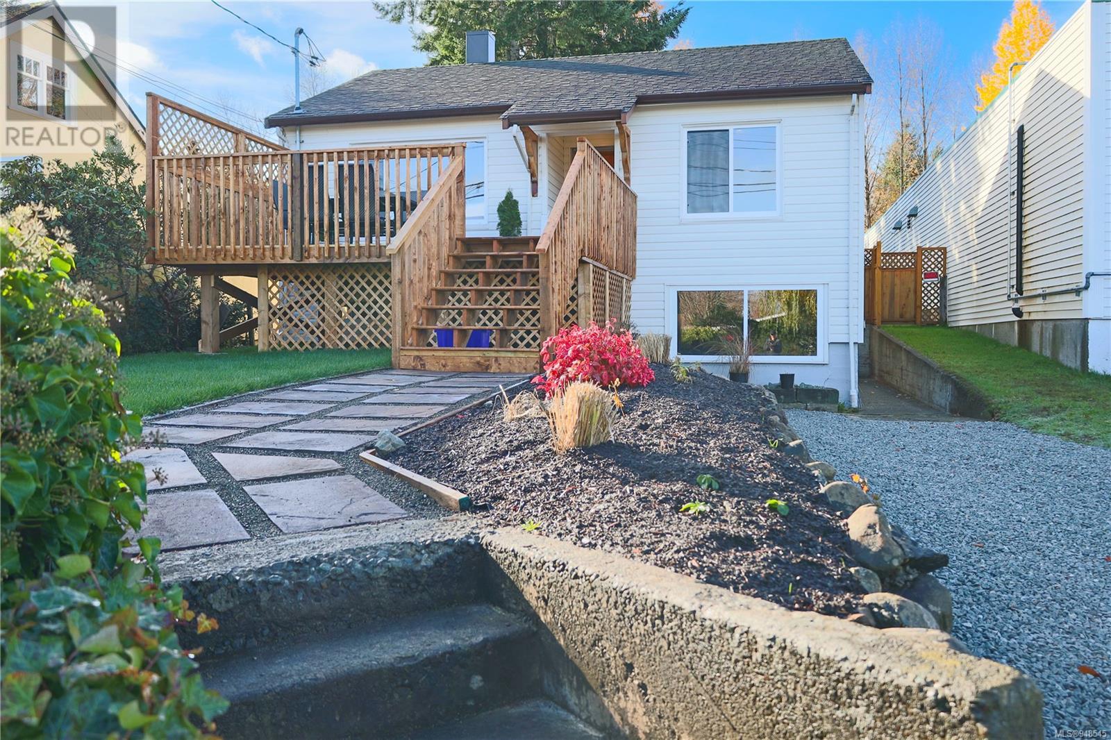 649 McPhee Ave