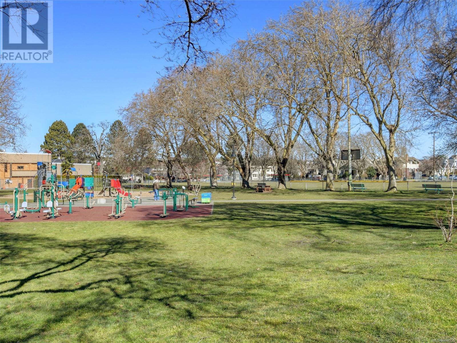 103 1039 Caledonia Ave, #103