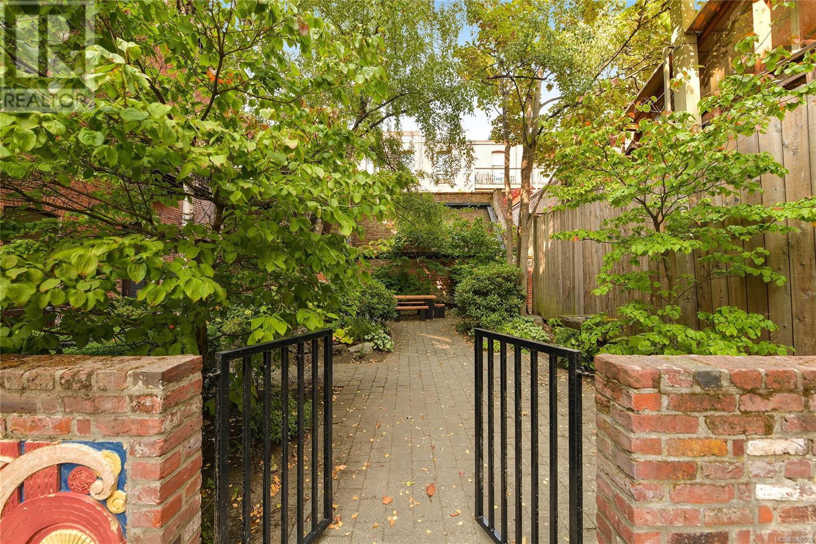 301 524 Yates St, #301