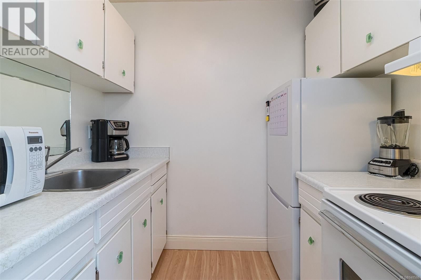 608 647 Michigan St, #608