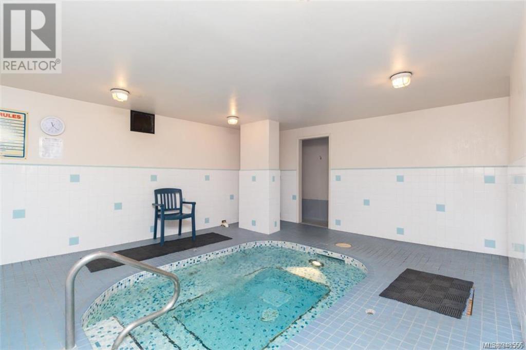 608 647 Michigan St, #608