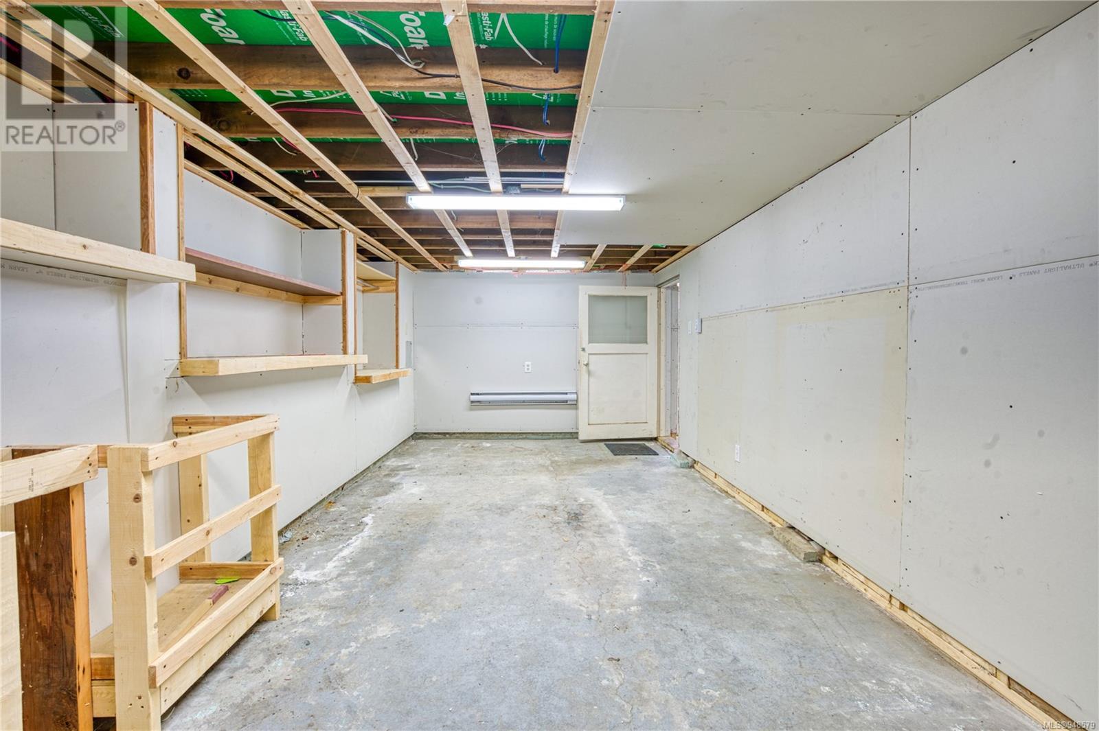 809 Intervale Ave