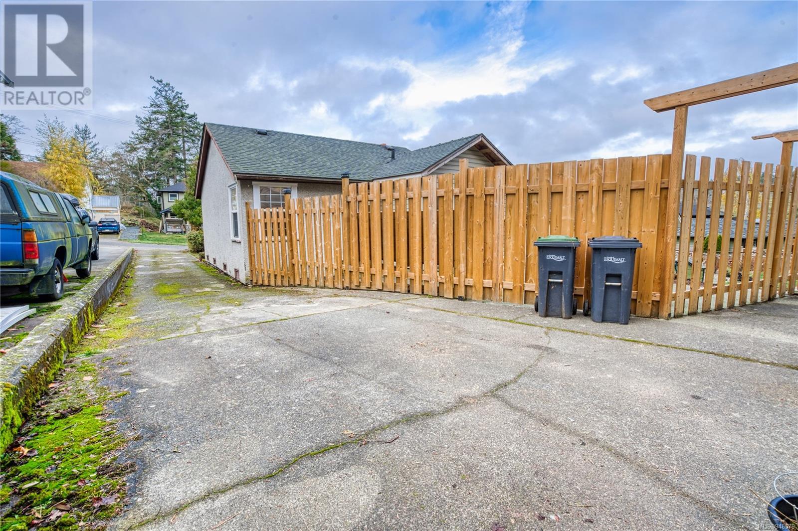 809 Intervale Ave