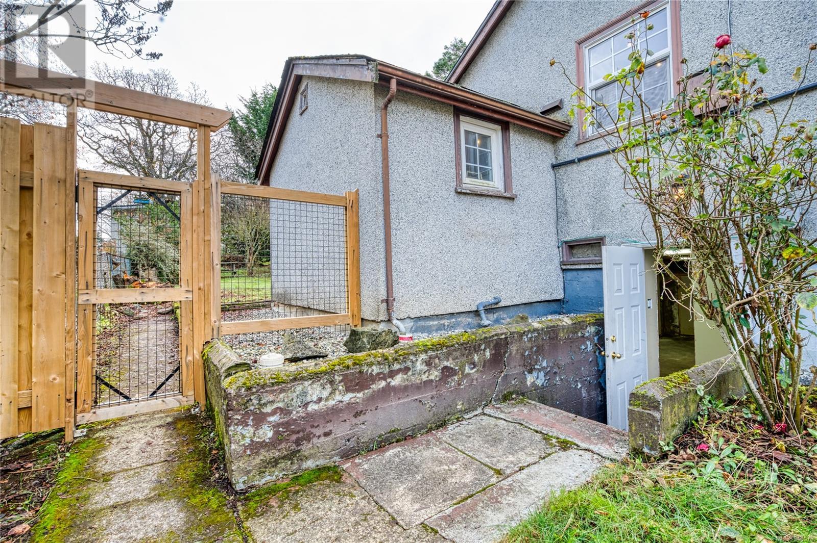 809 Intervale Ave