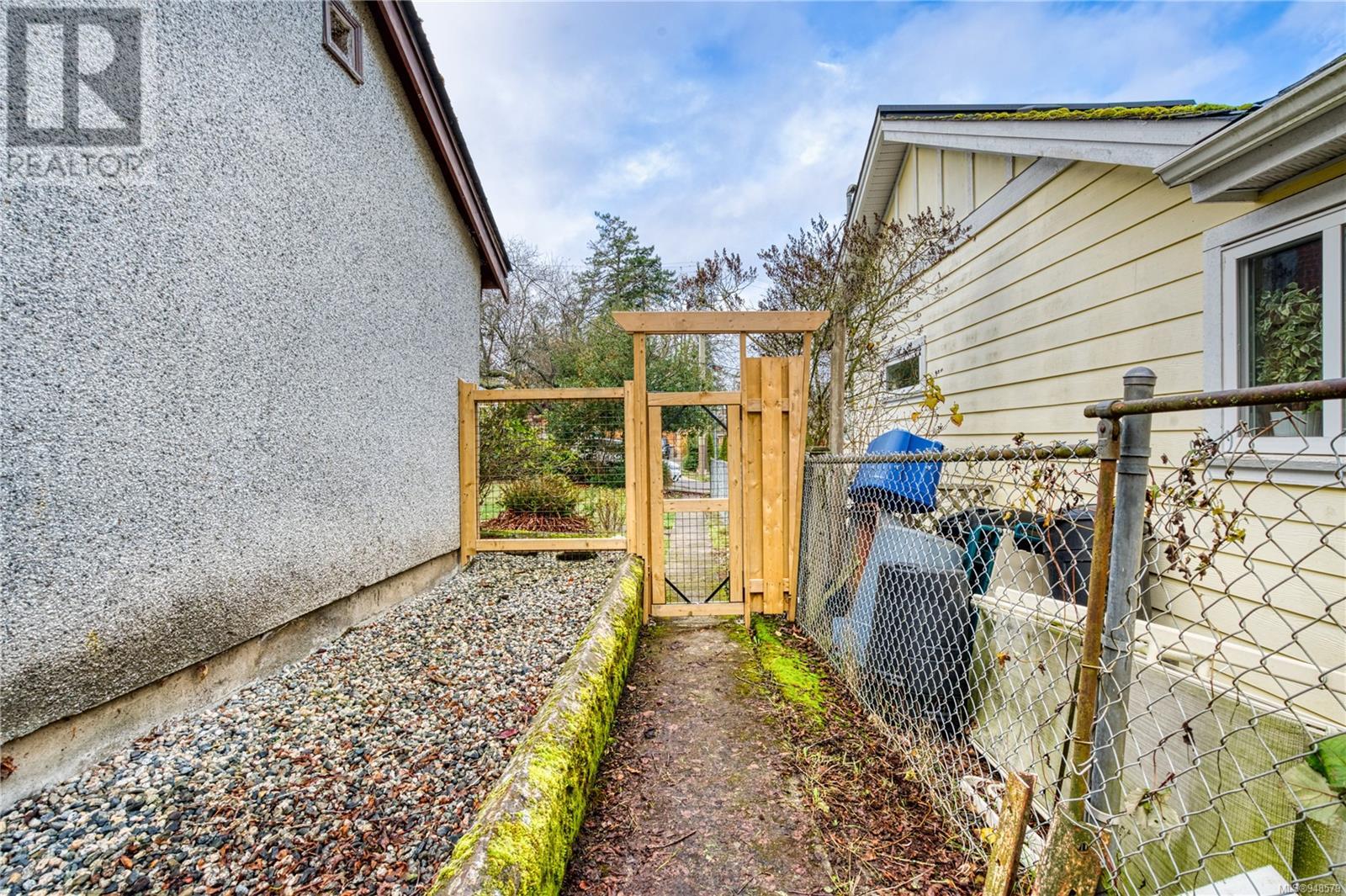 809 Intervale Ave