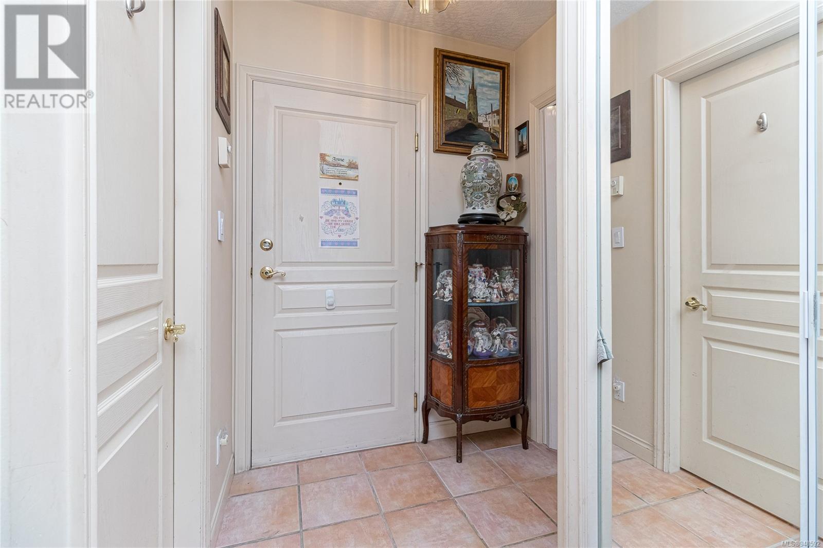 203 2310 Trent St, #203