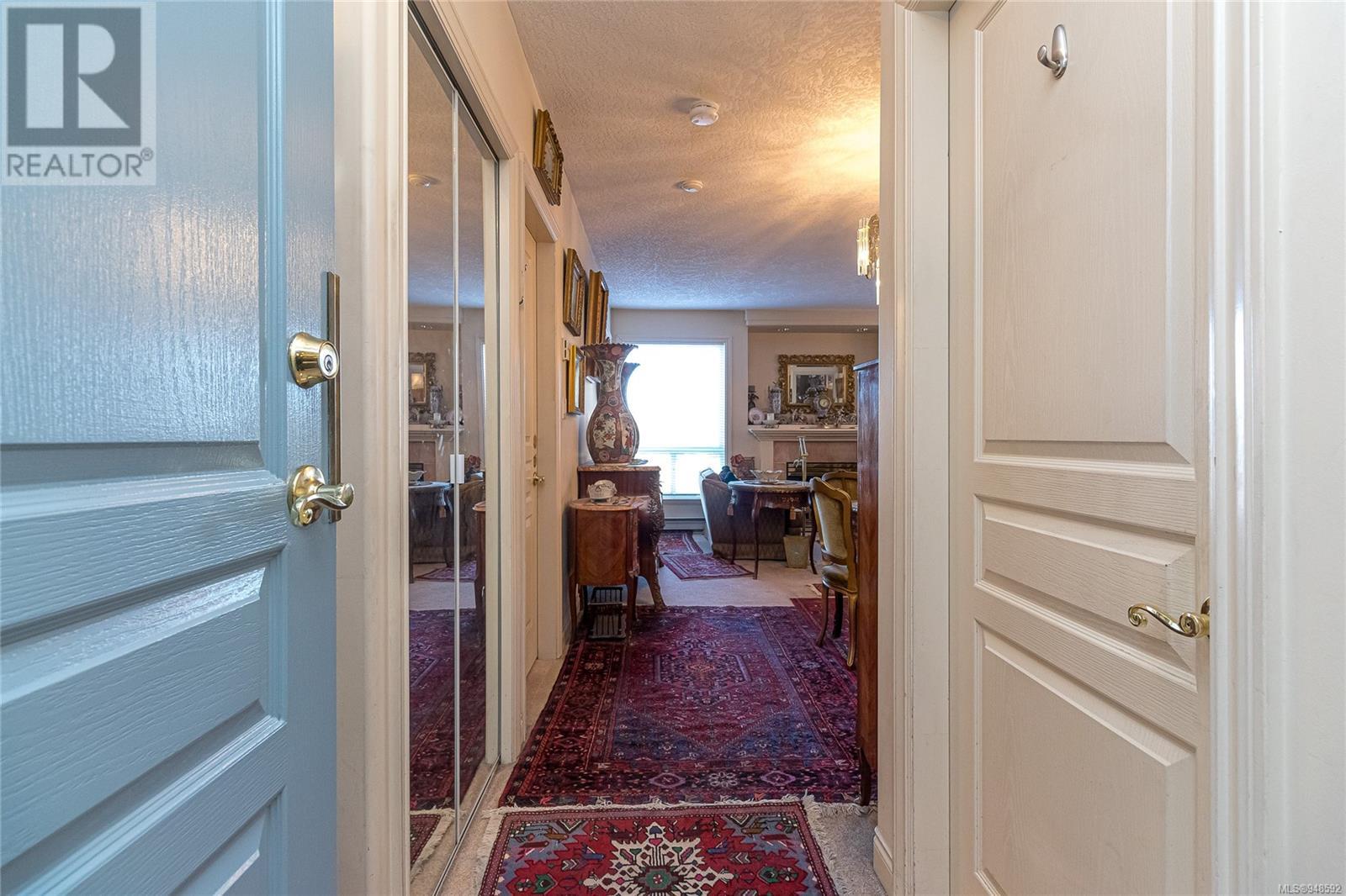 203 2310 Trent St, #203