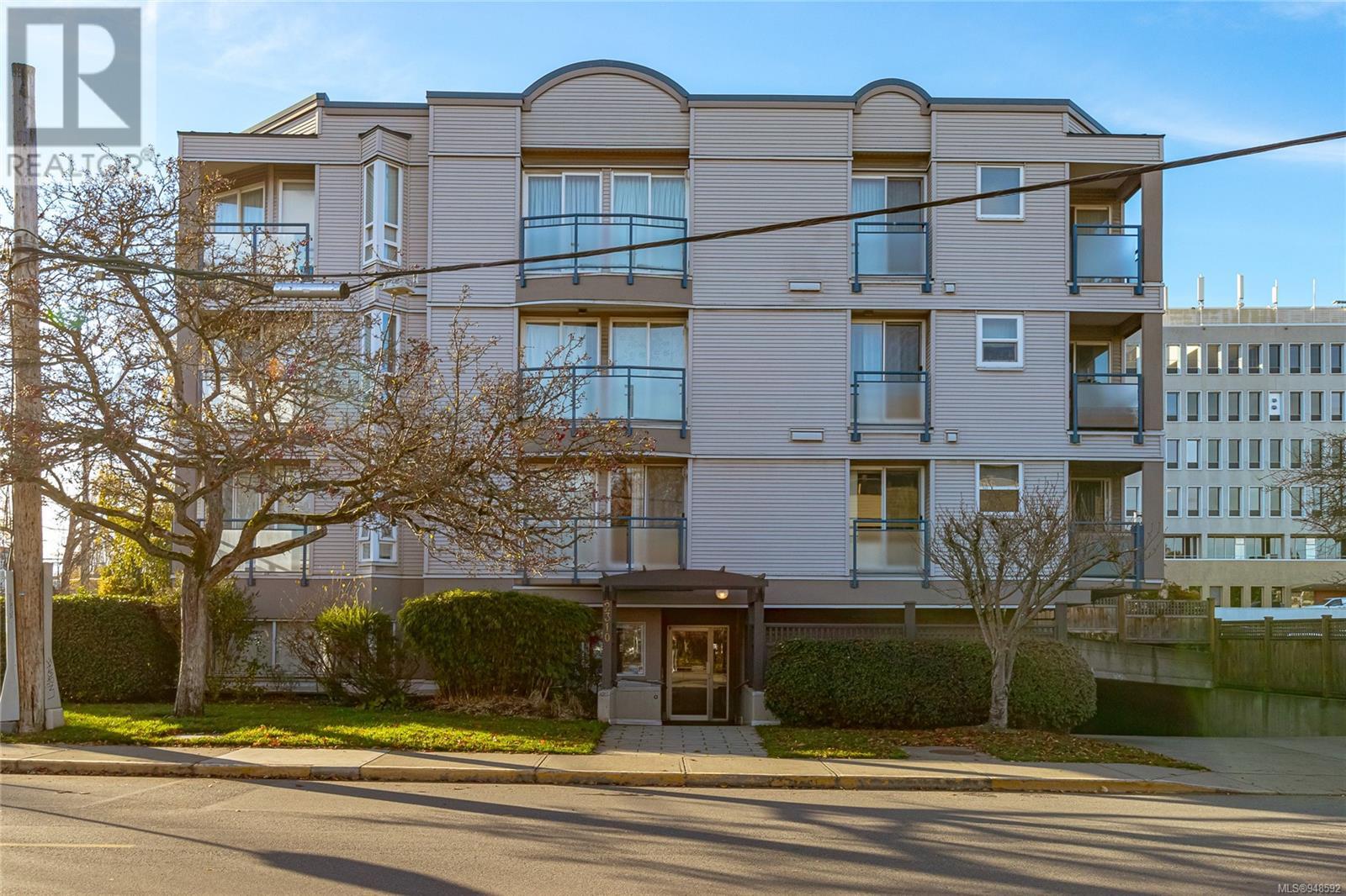 203 2310 Trent St, #203