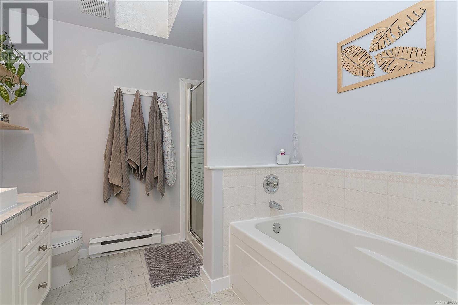 11 4619 Elk Lake Dr, #11