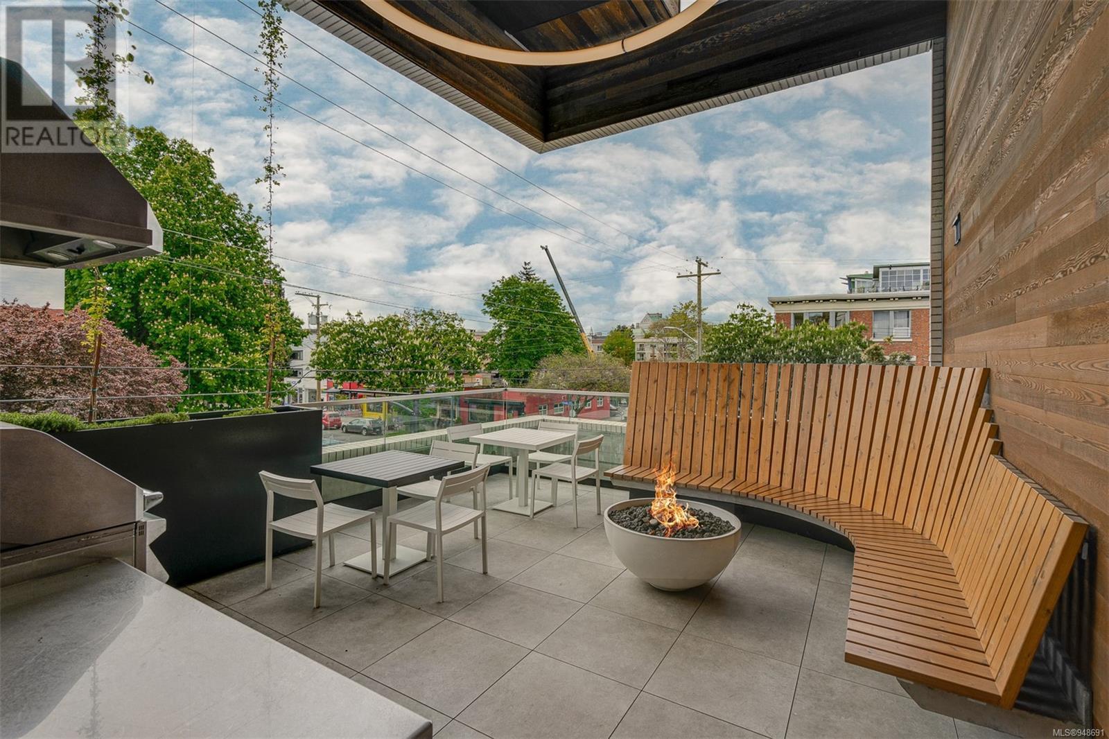 202 1033 Cook St, #202