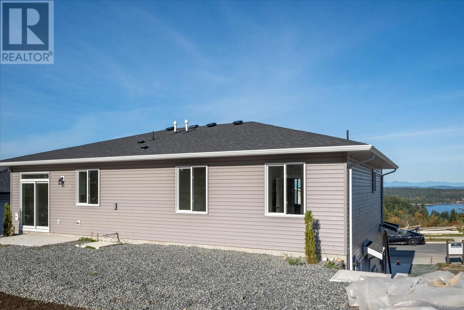 429 Colonia Dr S