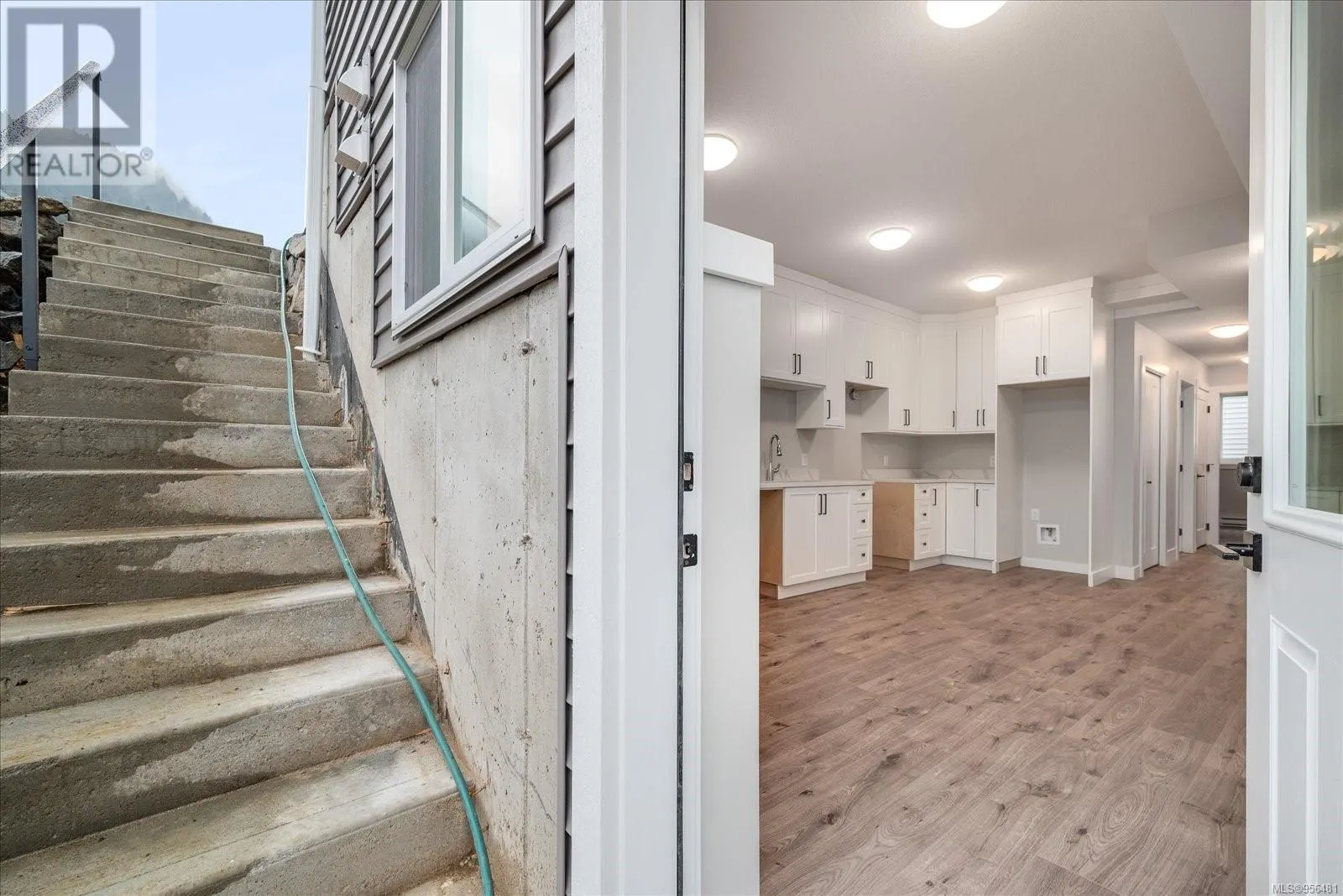 429 Colonia Dr S