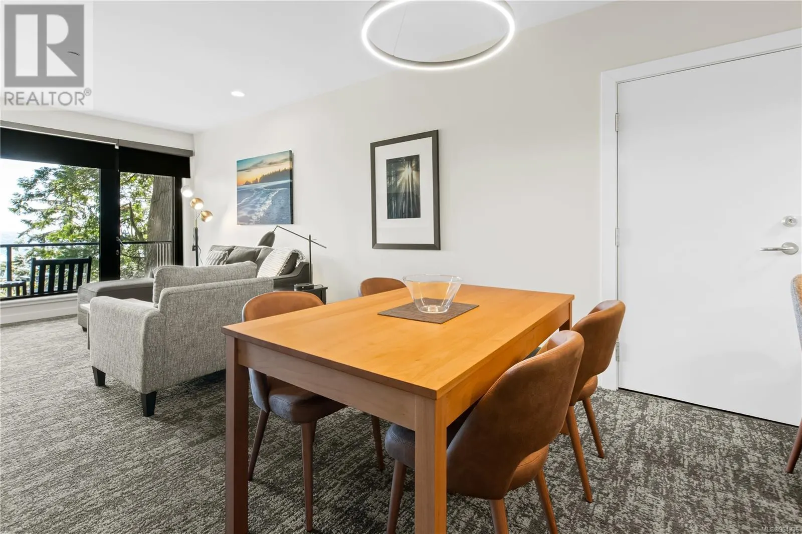 1801 596 Marine Dr