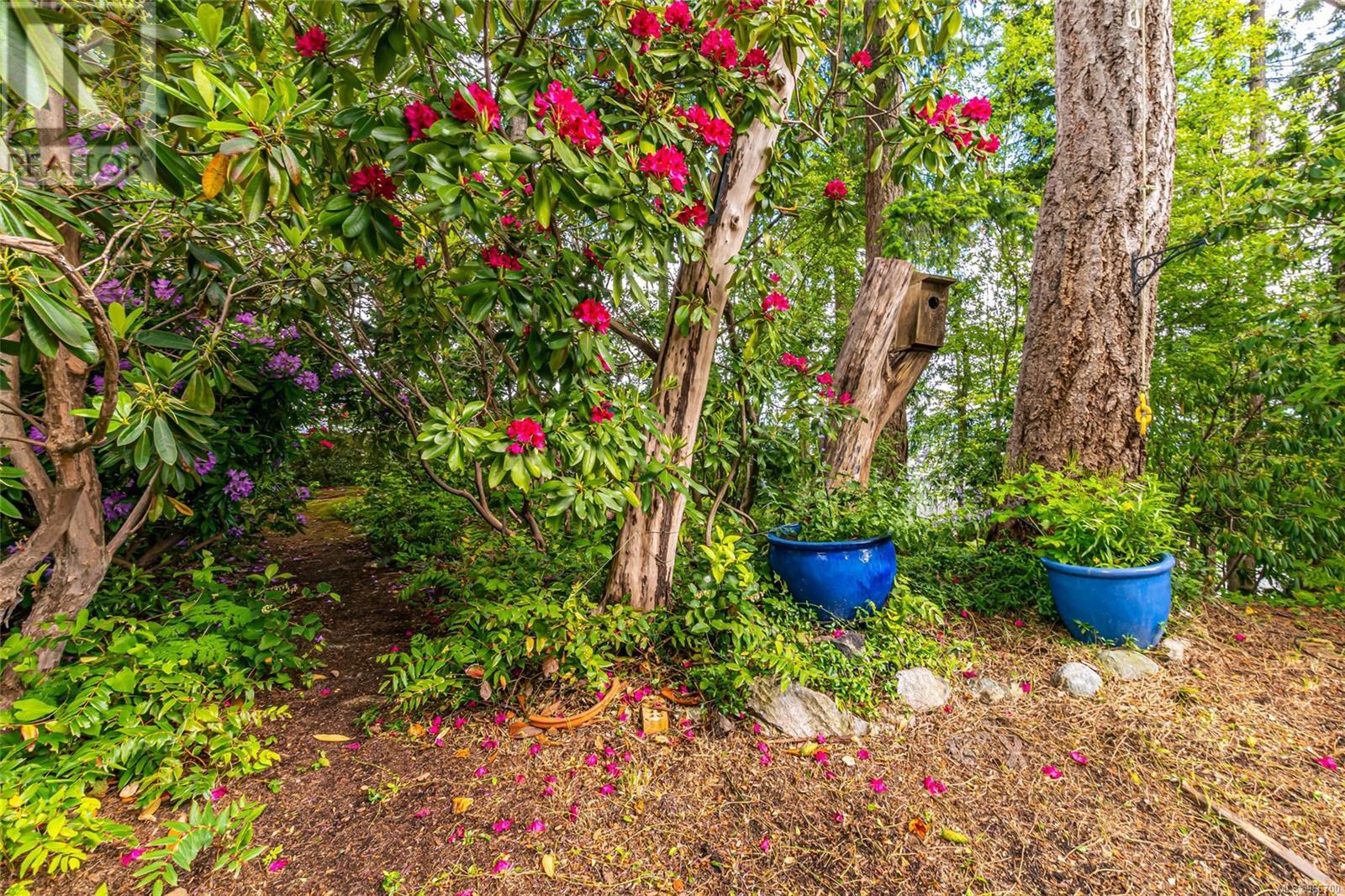 1241 Okanagan Pl