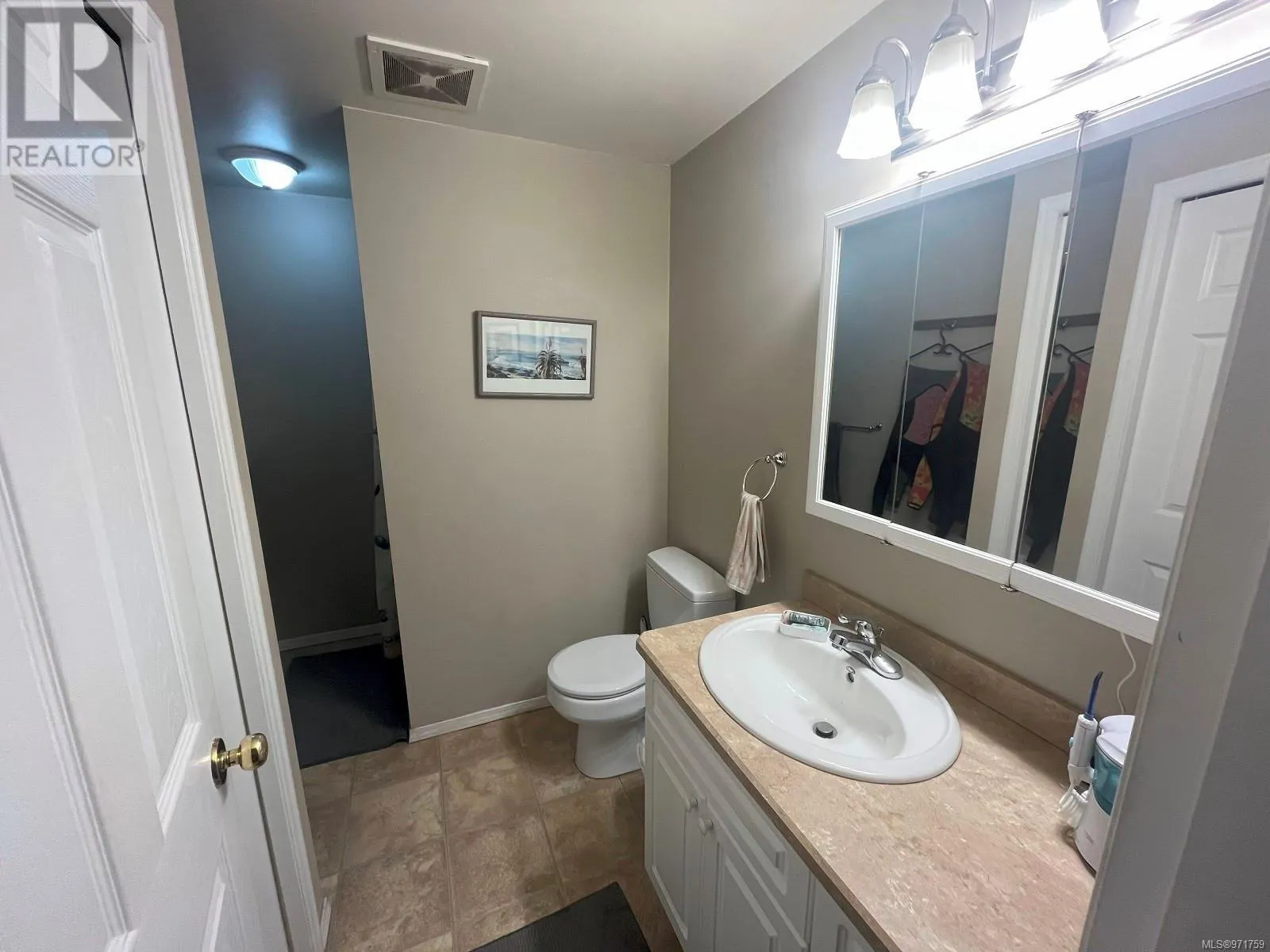 2 671 Industrial Way