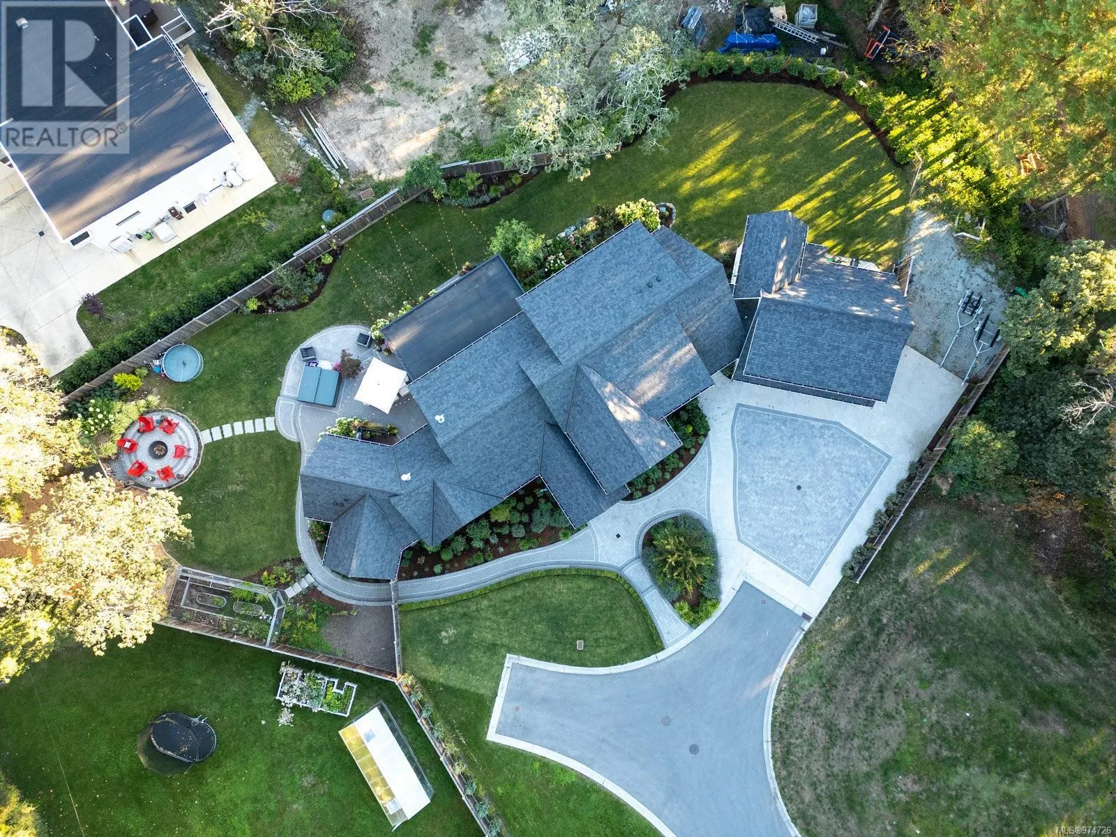 585 Downey Rd