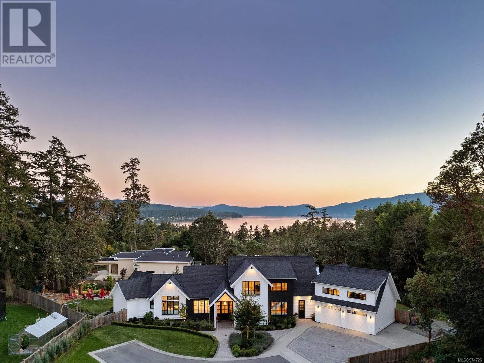 585 Downey Rd
