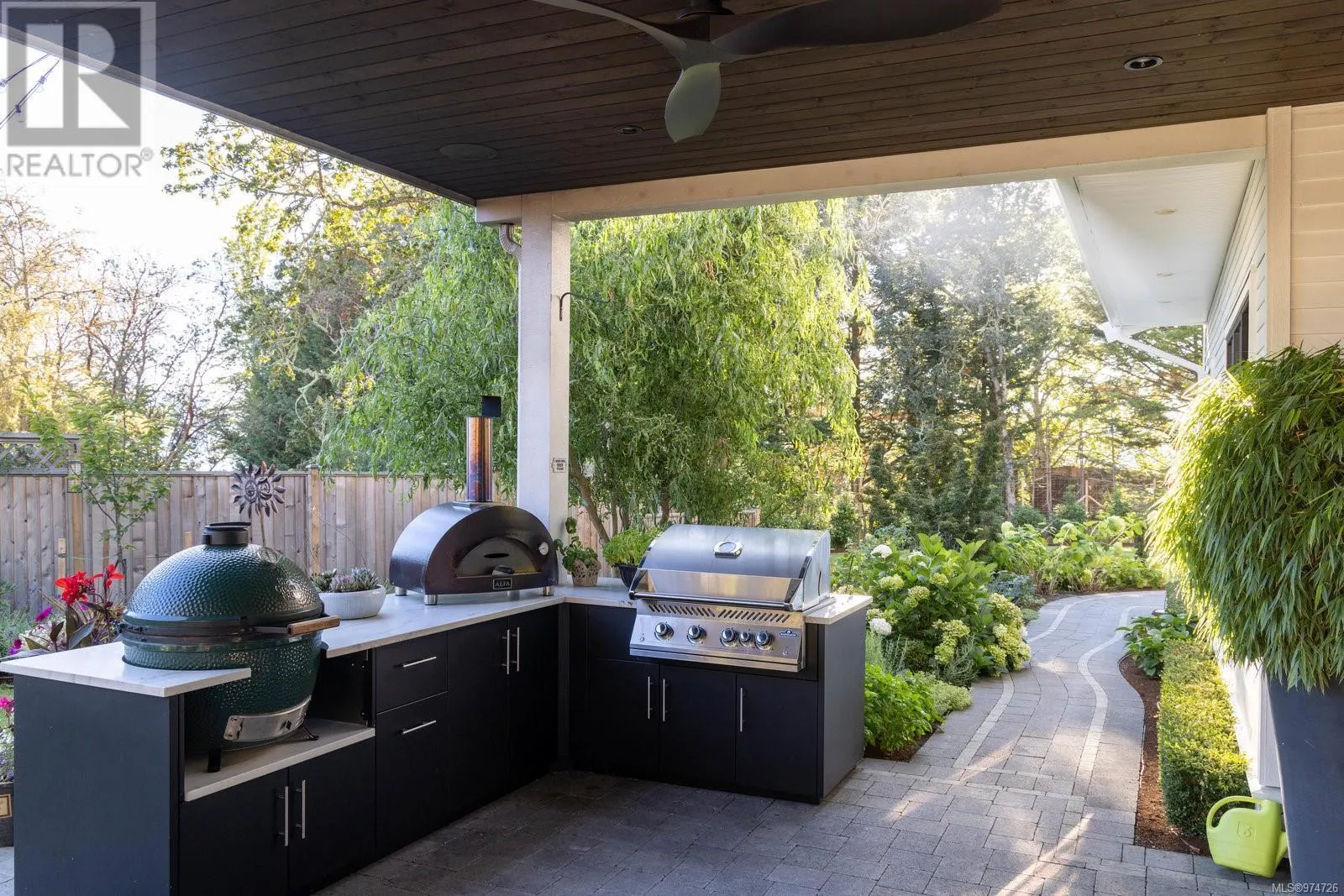 585 Downey Rd