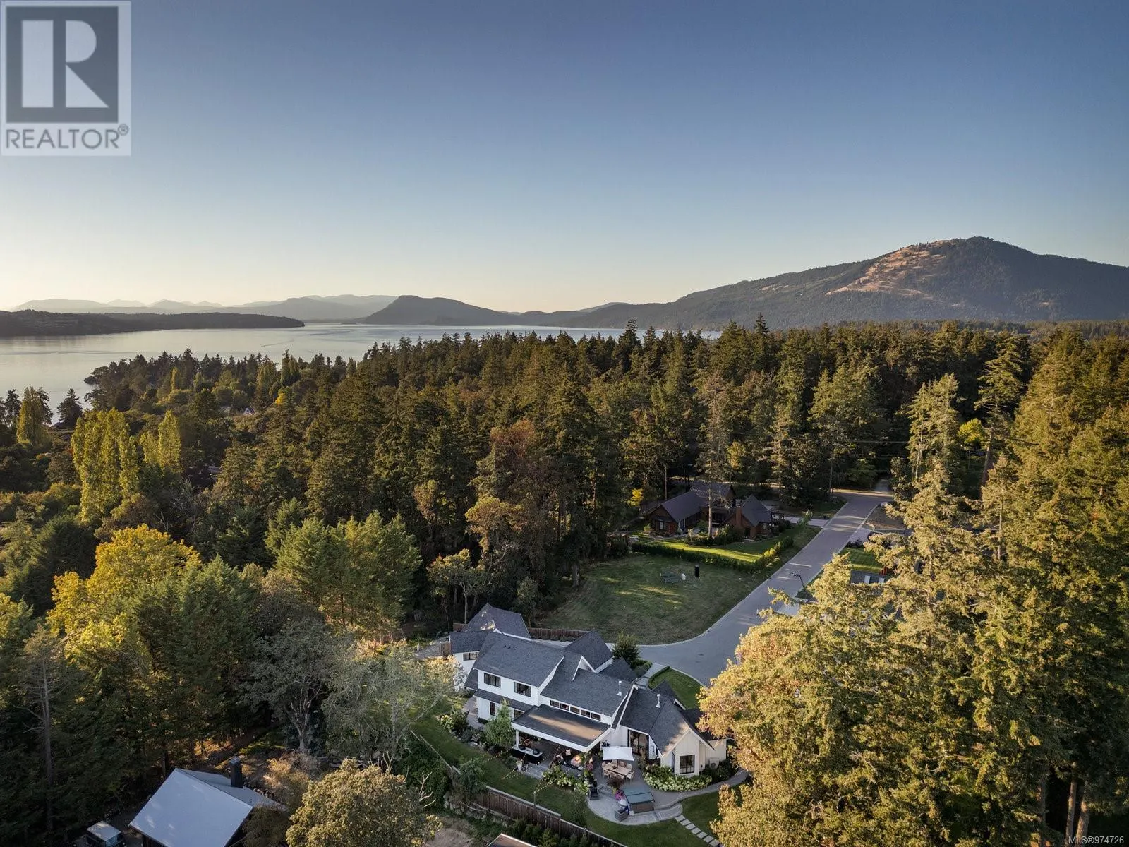 585 Downey Rd