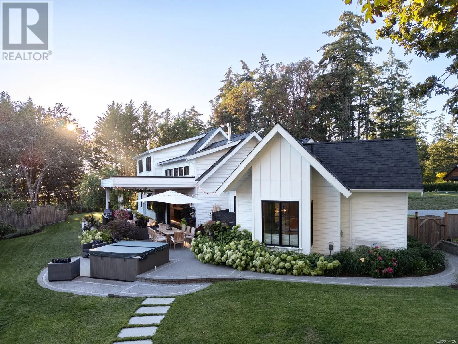 585 Downey Rd