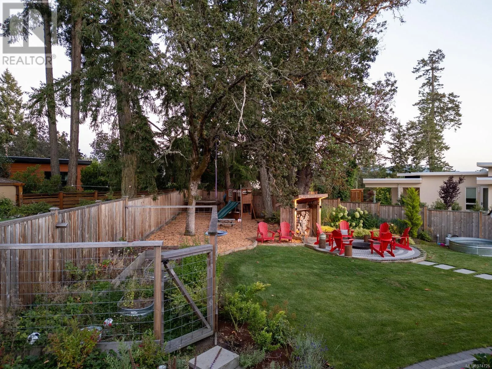 585 Downey Rd