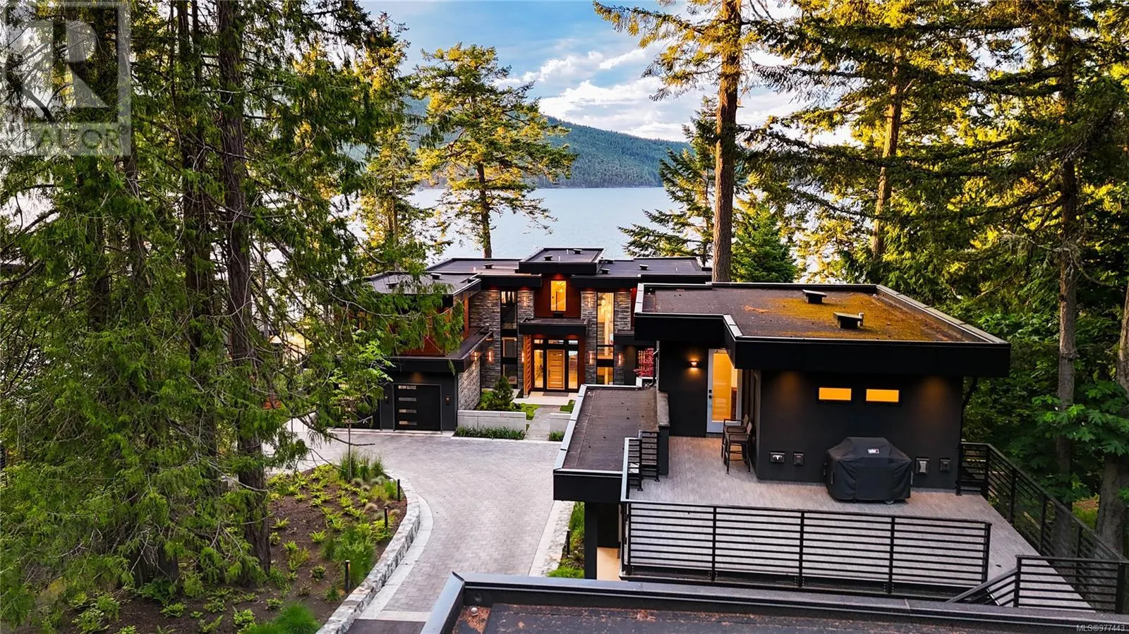 848 Lands End Rd
