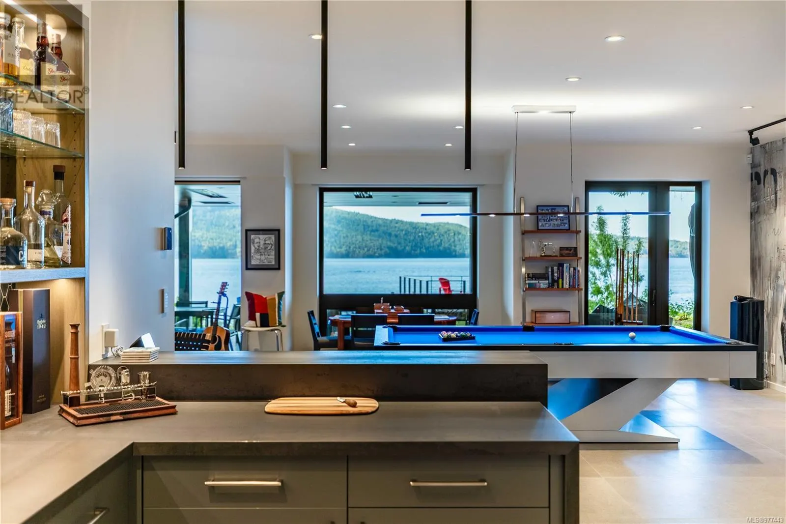 848 Lands End Rd