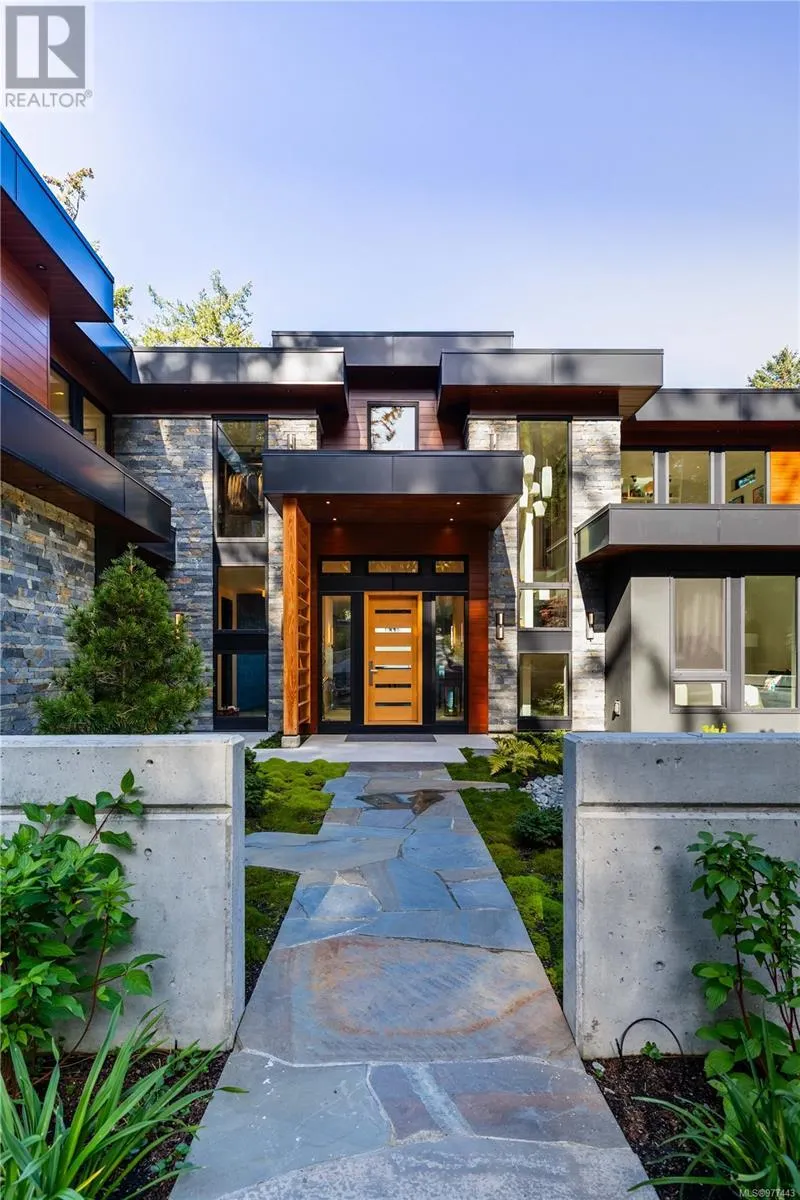848 Lands End Rd
