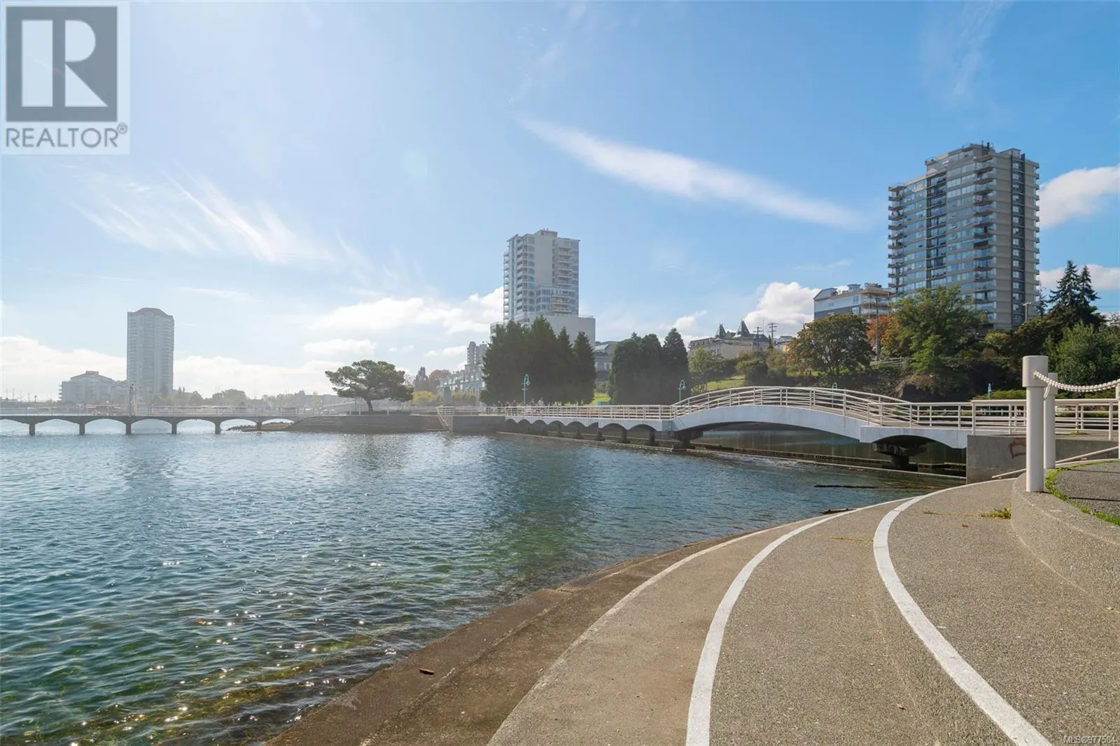 125 Comox Rd