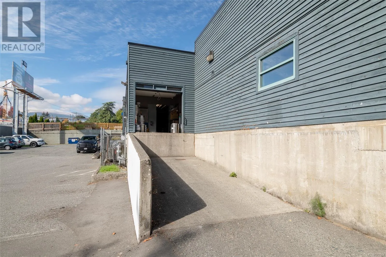 125 Comox Rd