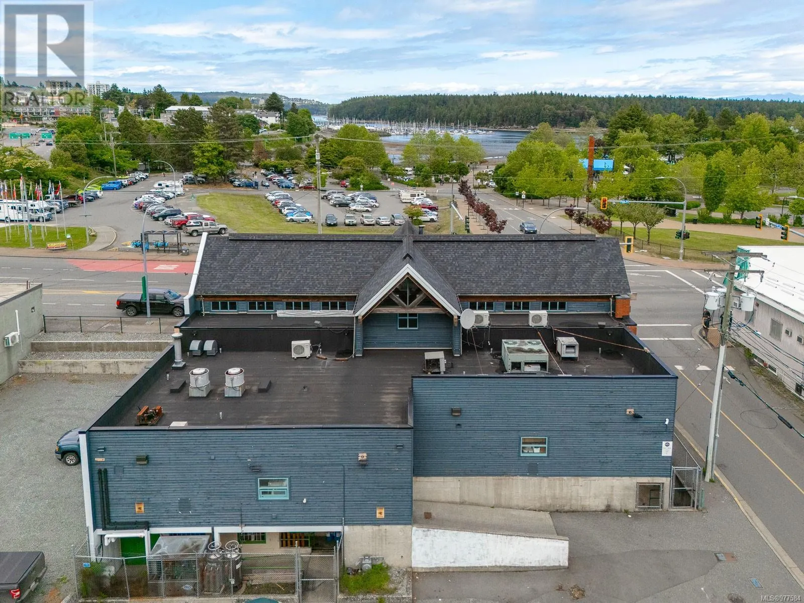 125 Comox Rd