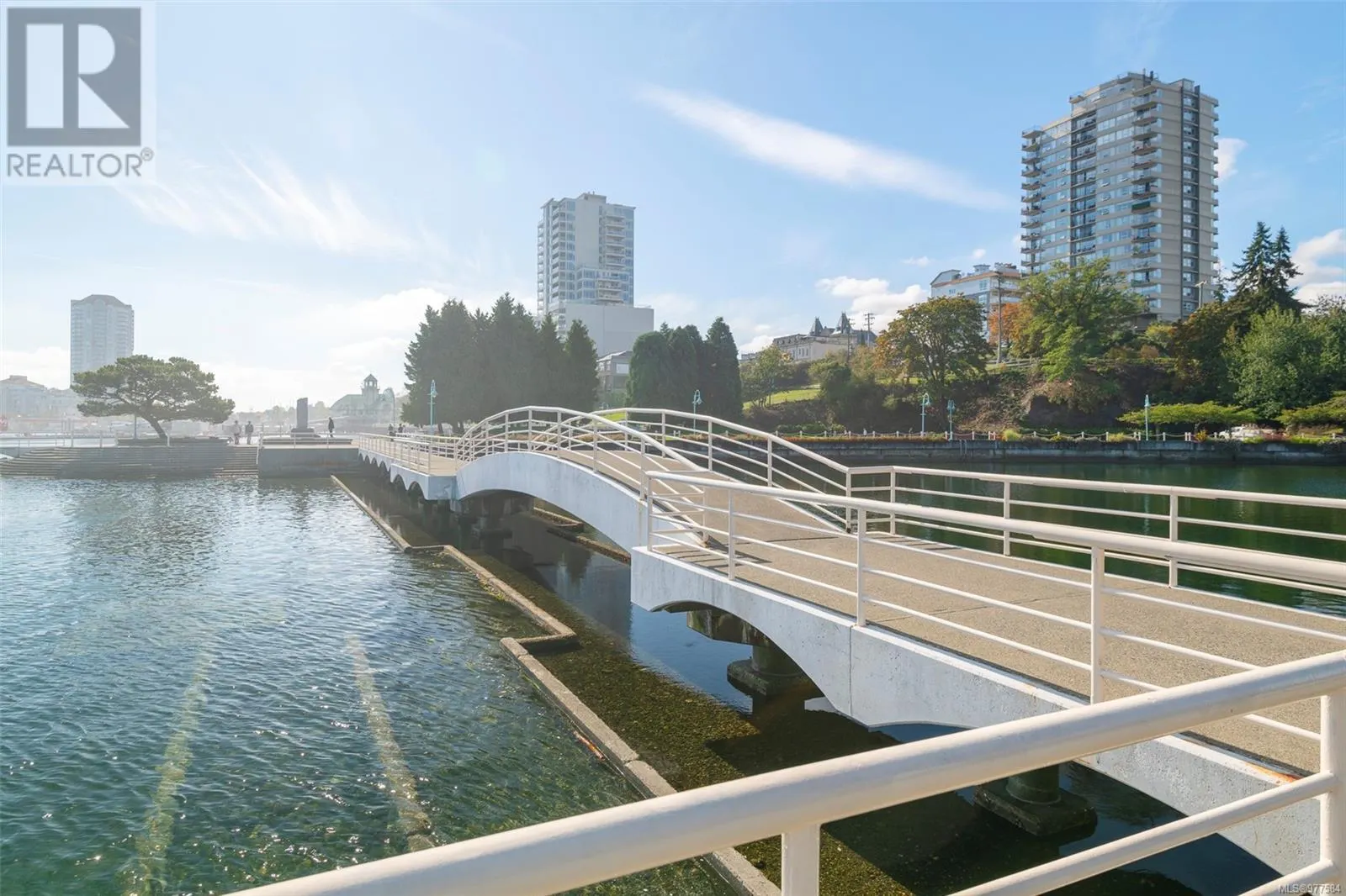 125 Comox Rd