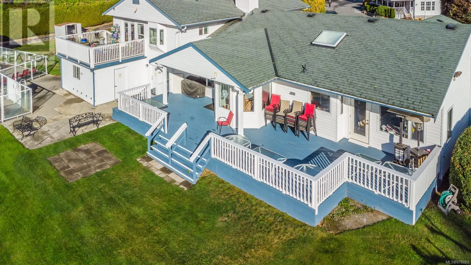 1100 WOSS LAKE Dr
