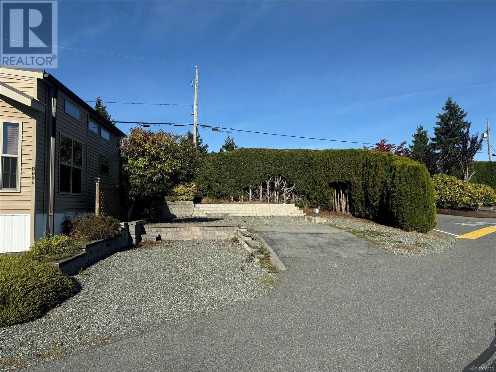 1100 WOSS LAKE Dr
