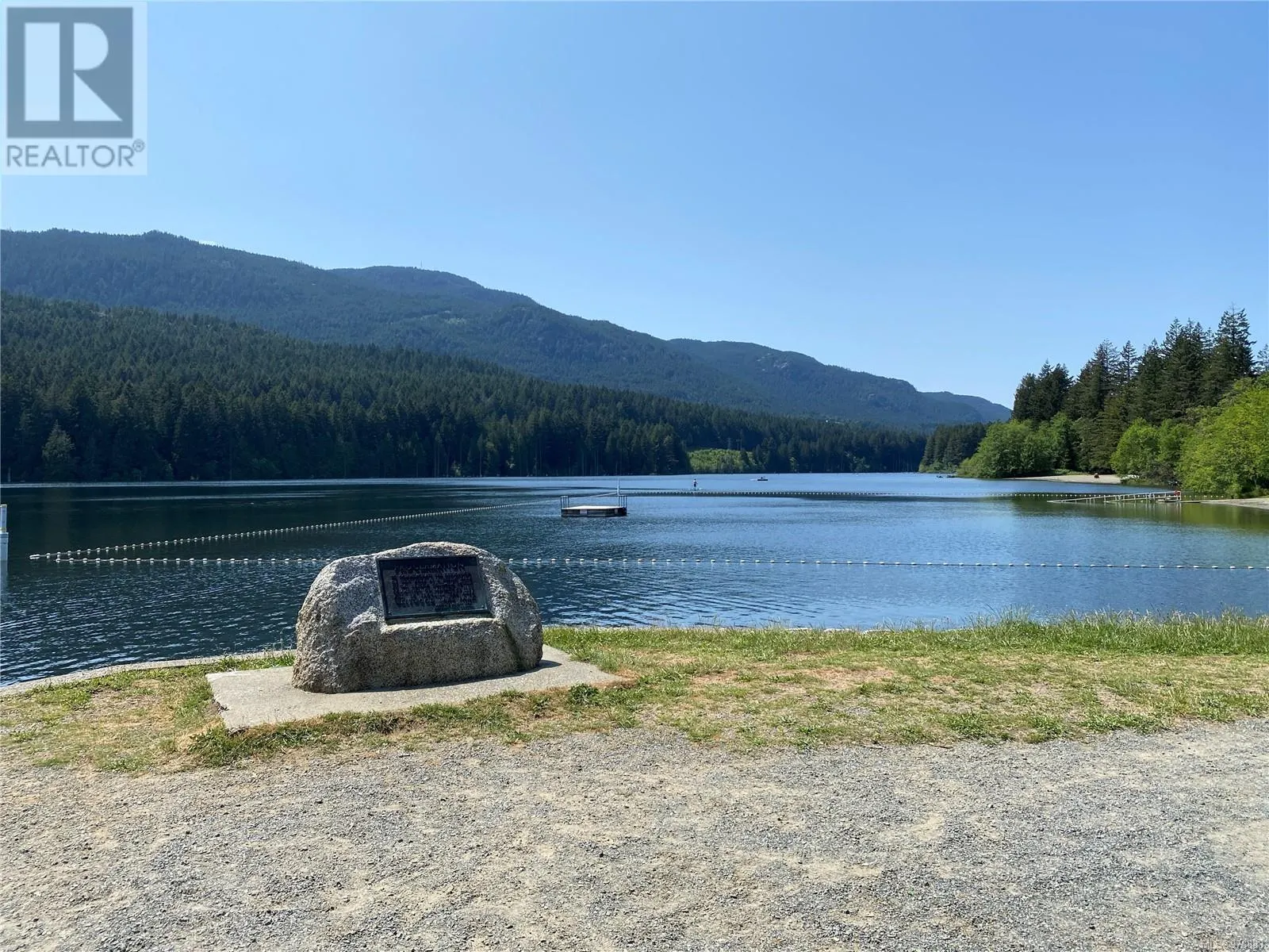 1100 WOSS LAKE Dr