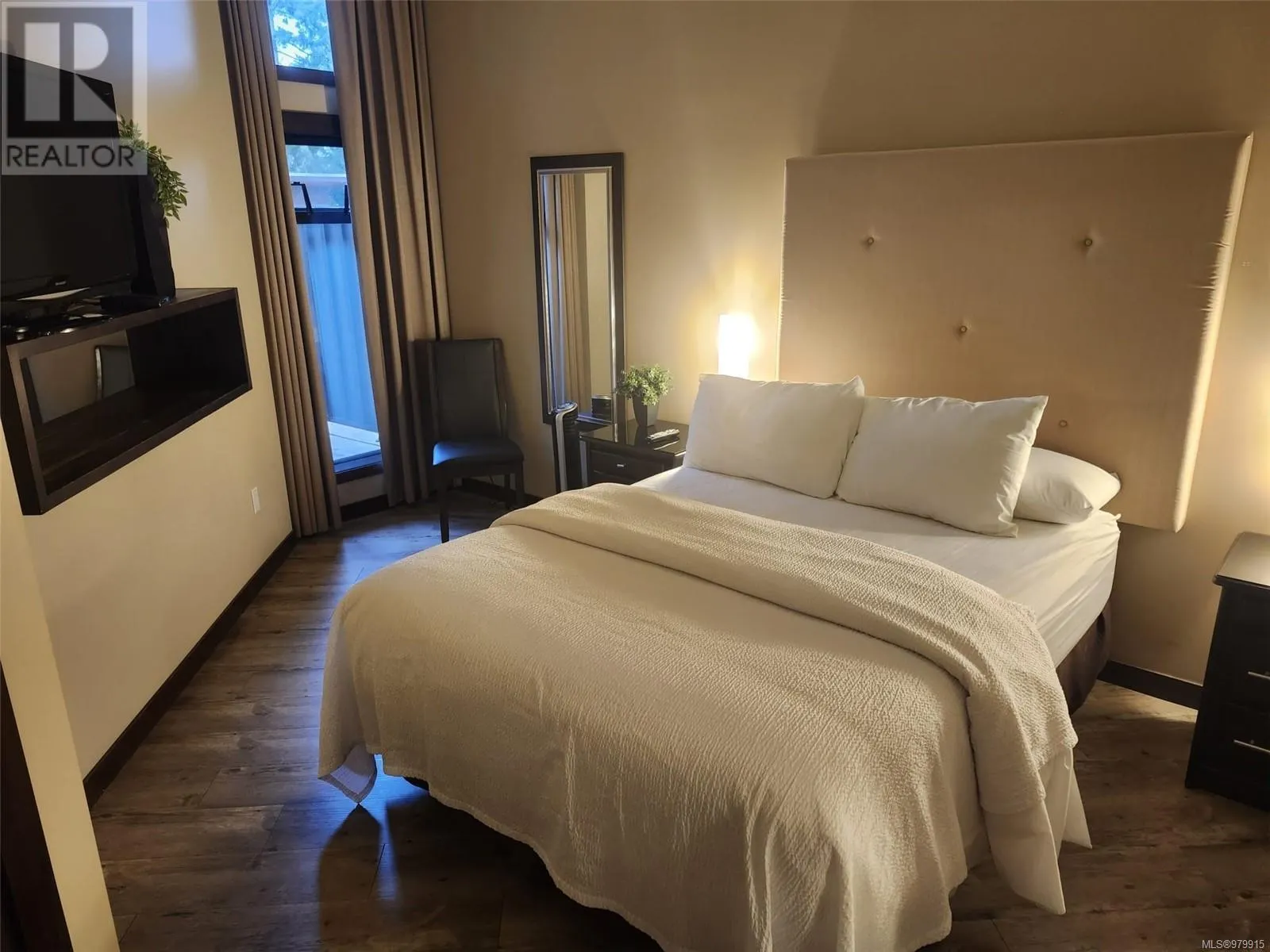 106 1175 Resort Dr