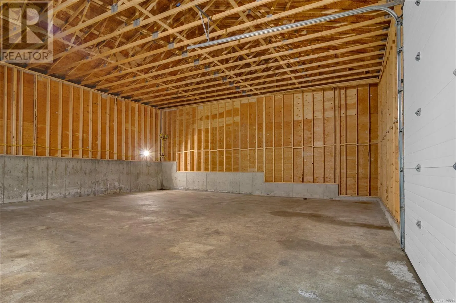 6513 Phantom Rd