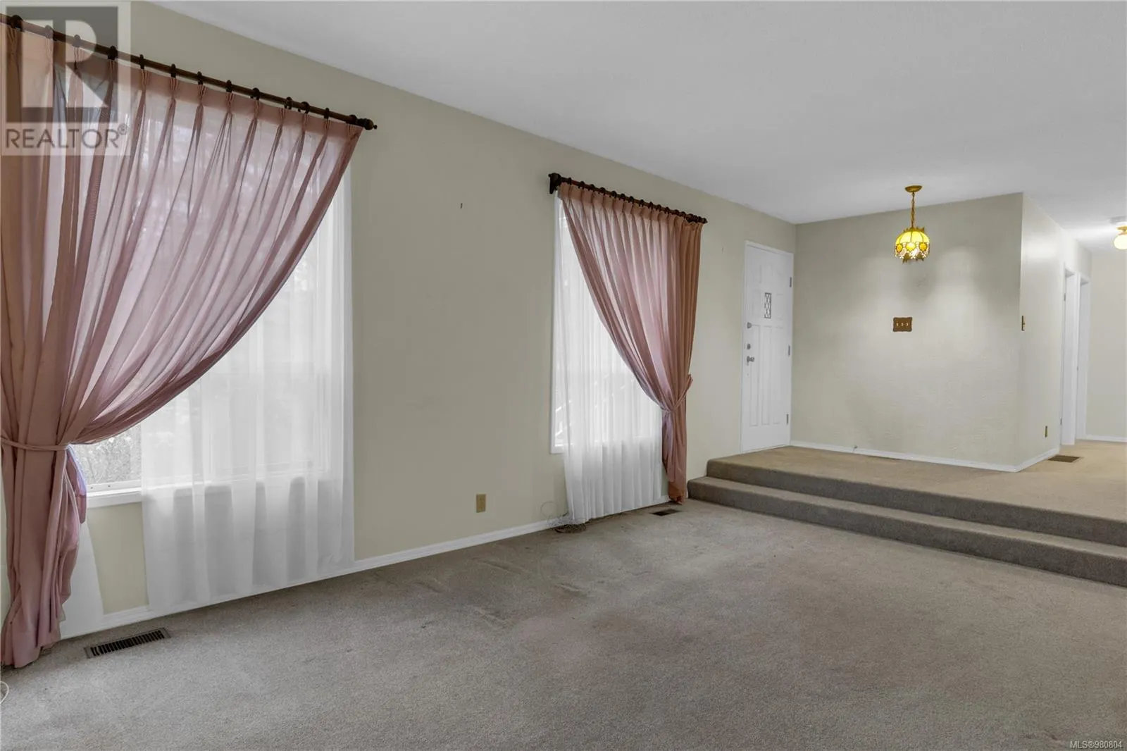 6513 Phantom Rd