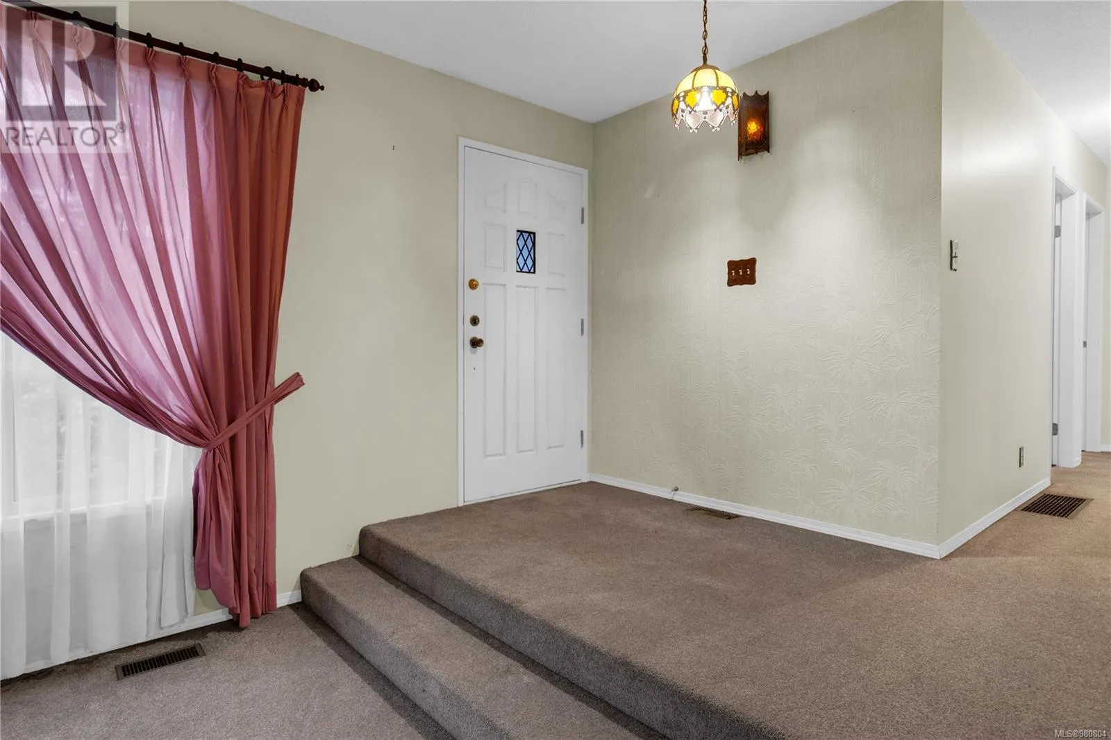 6513 Phantom Rd