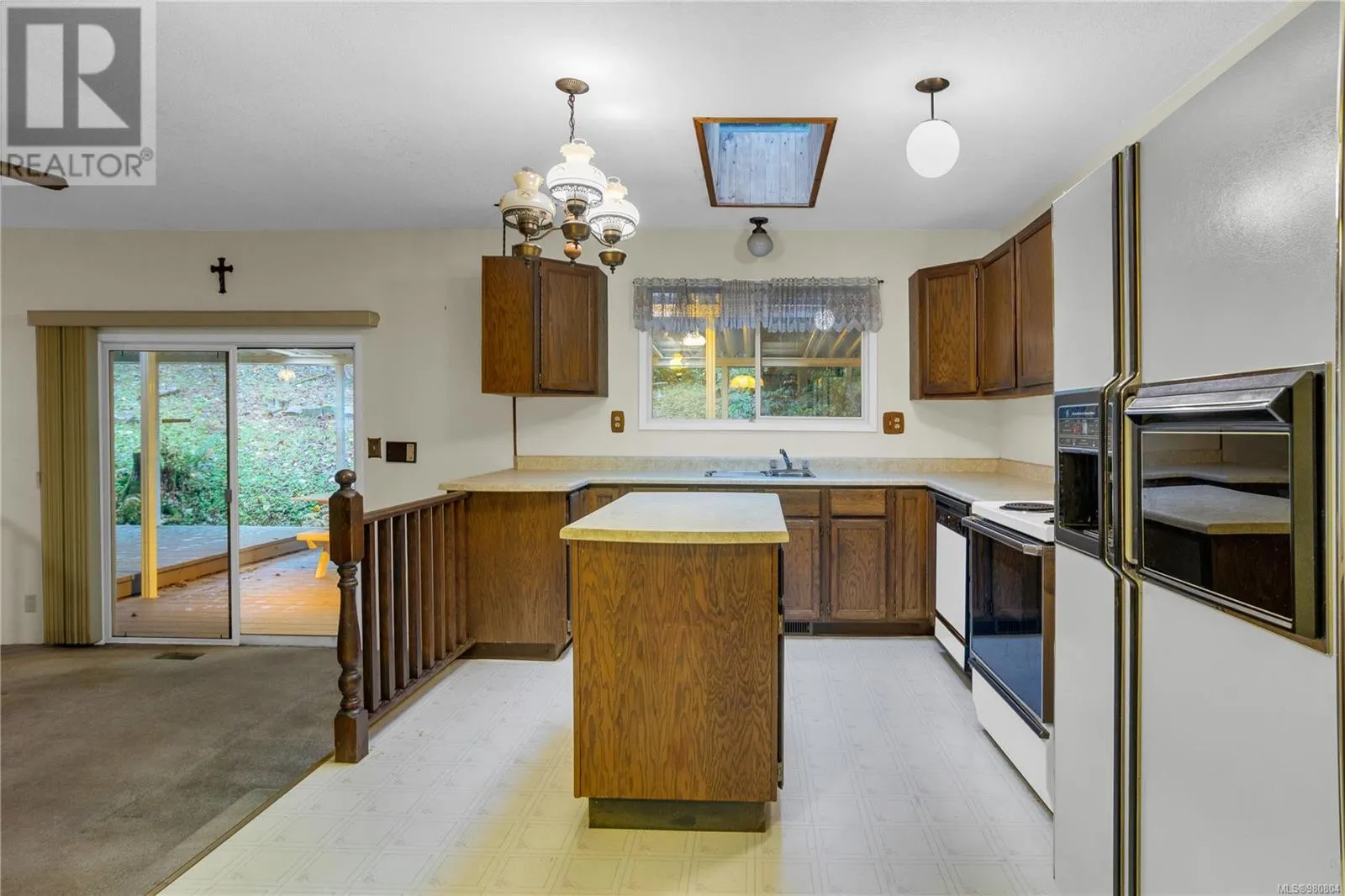 6513 Phantom Rd
