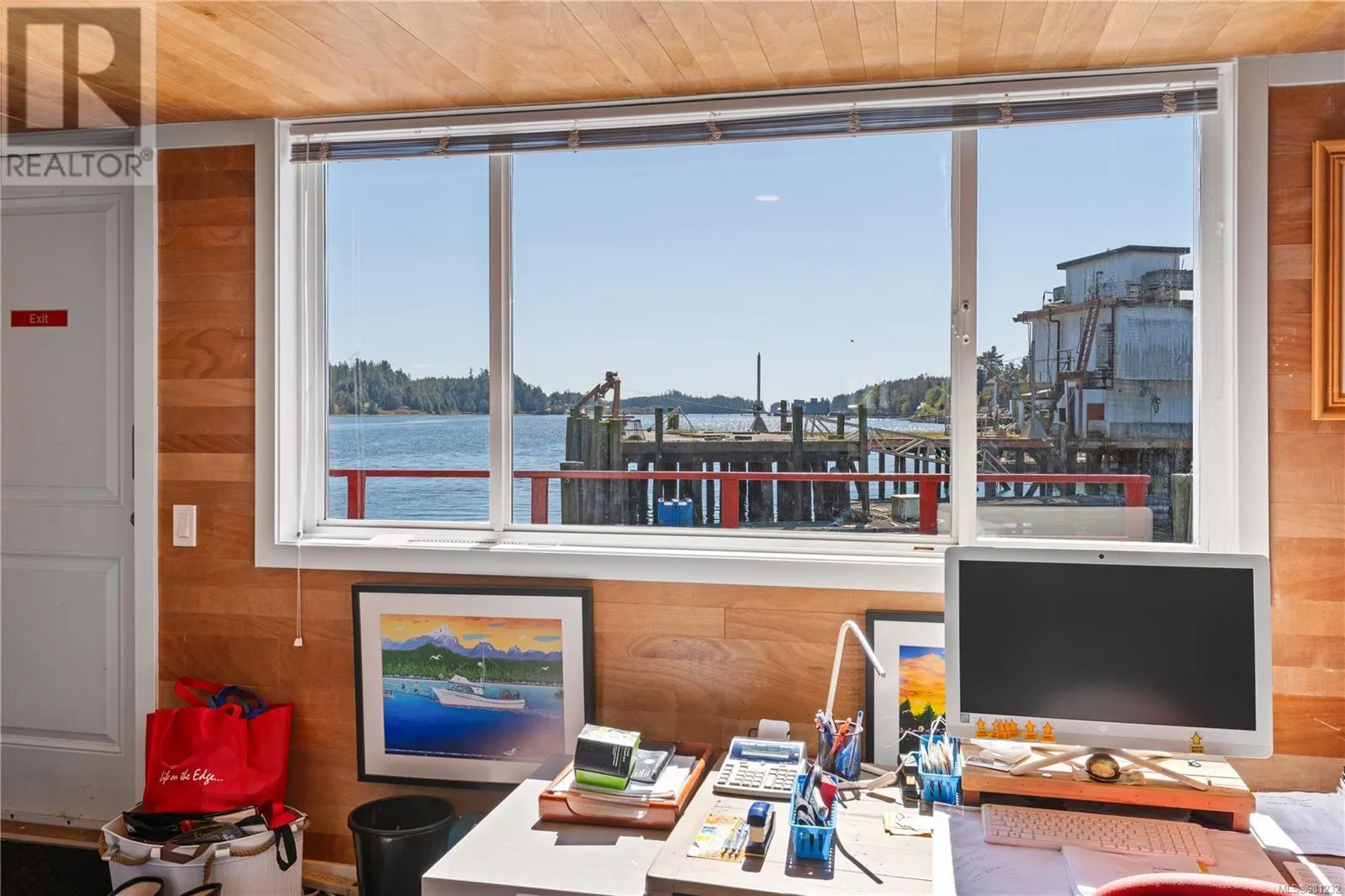 2015 Bay St
