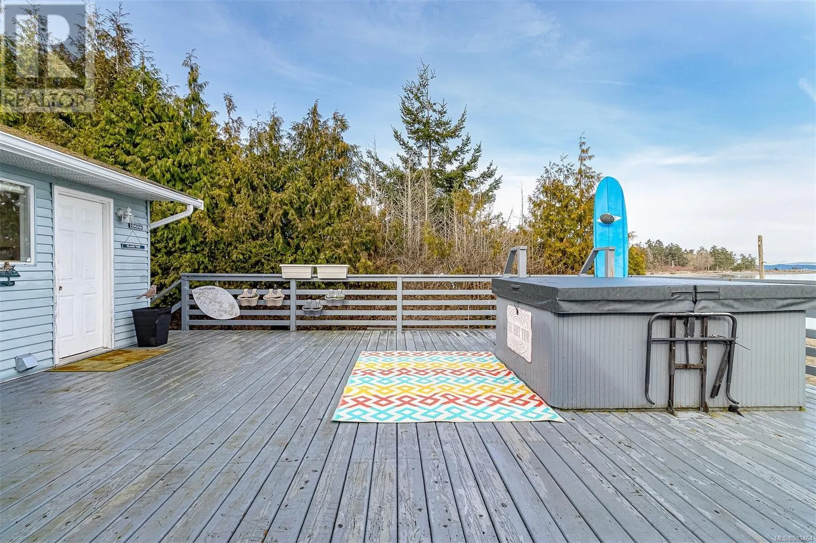 5545 Island Hwy